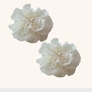 Elegant Cream Lace Hair Clips